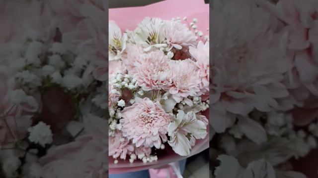 букет из кустовых хризантем, альстромерии и гипсофилы #хризантемы #альстромерия #гипсофила #цветы