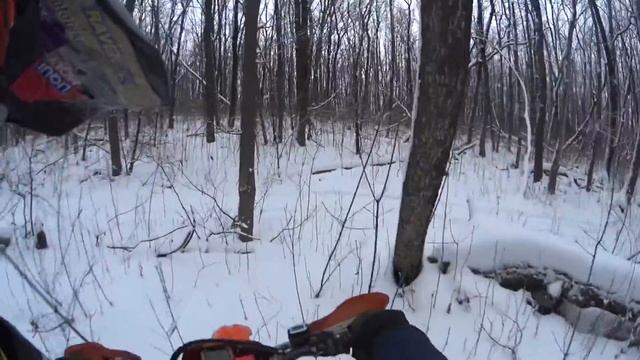 Спуск тропа к водохранке техничная.