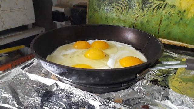 Глазунья . Еда за  5 минут