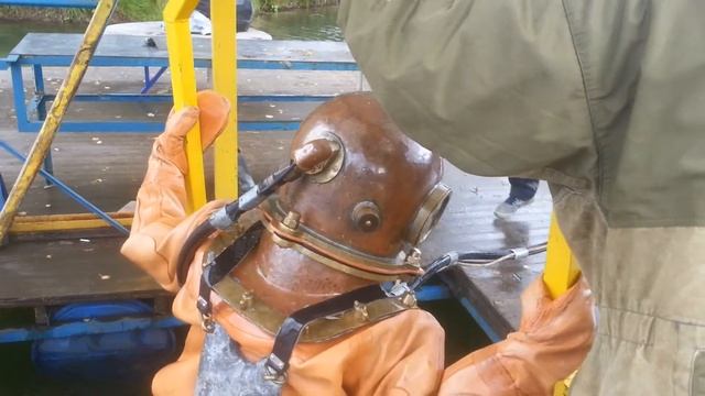 16.09.17. Pro Diving Club проводил погружение в ретро водолазном снаряжении.8