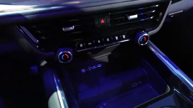 2025 Chevrolet Suburban Review | Better Than Jeep Grand Wagoneer?