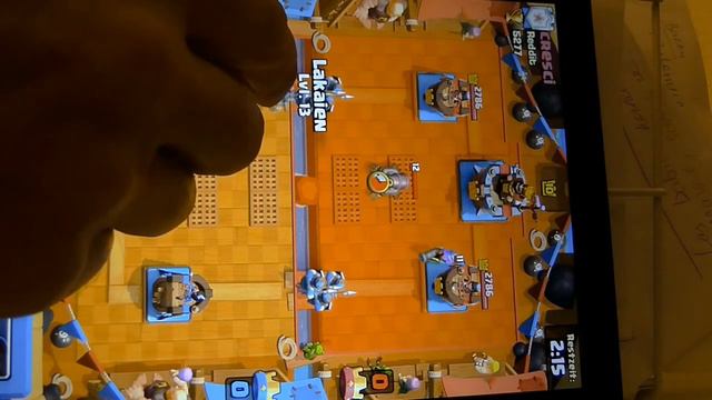 Клеш Рояль большой выпуск 5 игр моя колода с королевскими рекрутами ломает соперников, мне их жаль!