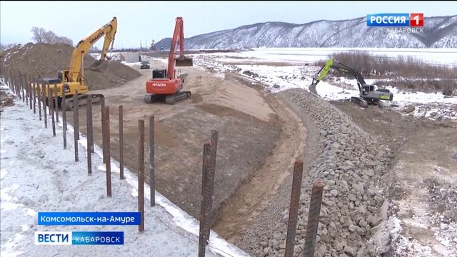 Основные работы на защитных дамбах завершают строители в Городе юности