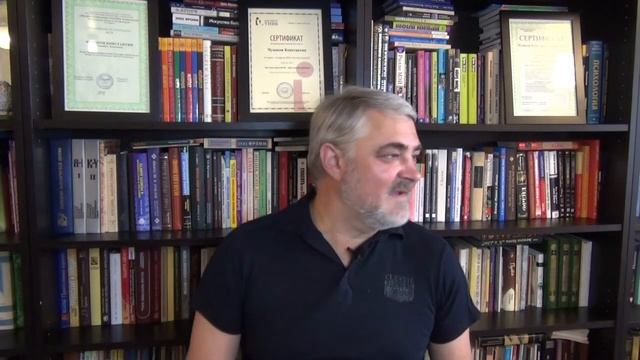 Экстраверты и интроверты. Кто это такие? Как определить и как применить рассказывает психолог