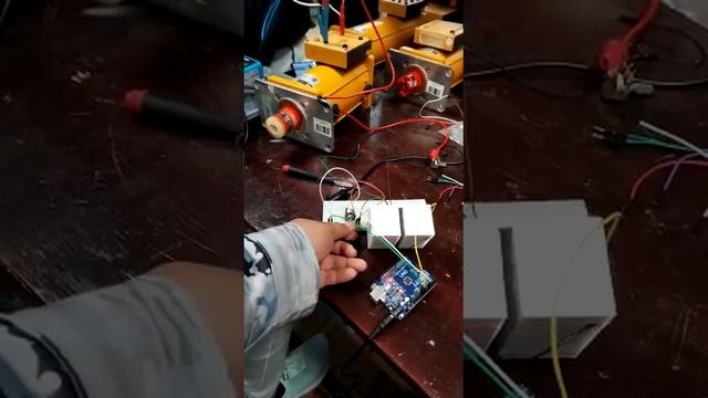 CONTROL DE VELOCIDAD DE MOTOR CC CON UN  TRANSISTOR BJT