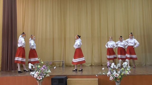 Коллектив ТрИуМф -  Русский народный танец  Девичья плясовая