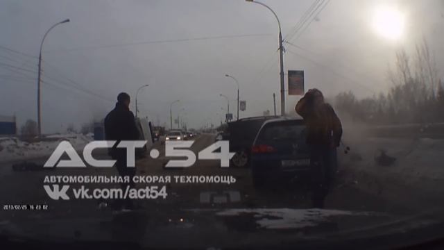 Скорая вылетела в лоб Лексусу на Винапе