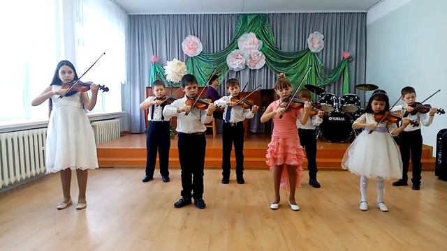 Ансабль скрипачей 
