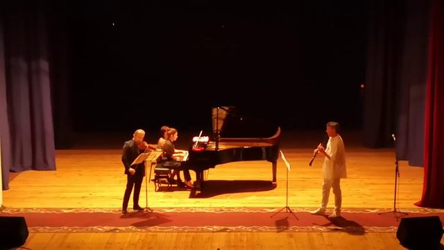 2 KLEZMER MEETS CLASSICAL Володимир Ципін Семуель Берто Софія Петлій Скрипка Кларнет Фортепіано