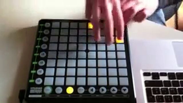 Классно играет