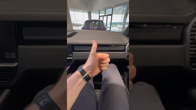 Do Tall People Fit In A Brand New Porsche Cayenne? #carreview #review #porsche #cayenne #porschesuv