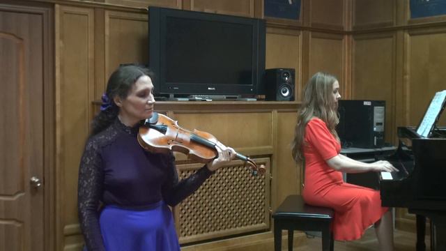 ЭЛЬМИРА   ХЕЧИКЯН