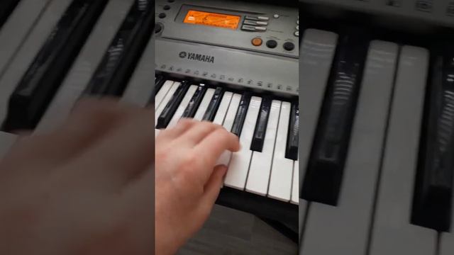 Правильная аппликатура в гамме для левой руки. Удобное подкладывание пальцев.