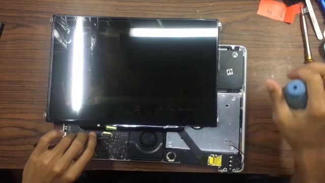 UNBOXING LCD MACBOOK PRO 13