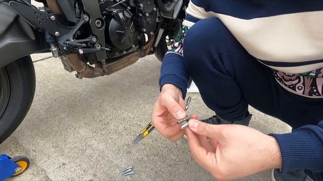 Устанавливаем защитные крышки GBRacing на Kawasaki ZX6R 2007 - 2008