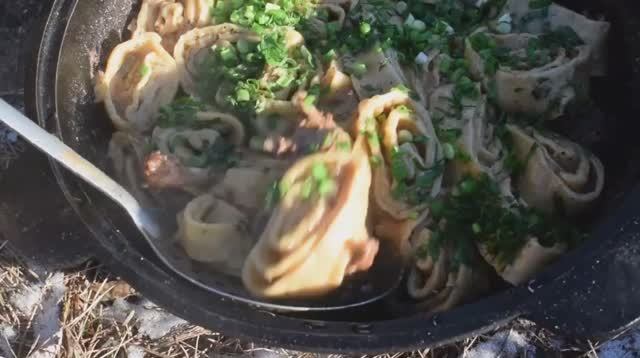 ПРАЗДНИЧНАЯ УТКА С СЕКРЕТОМ В КАЗАНЕ НА КОСТРЕ.