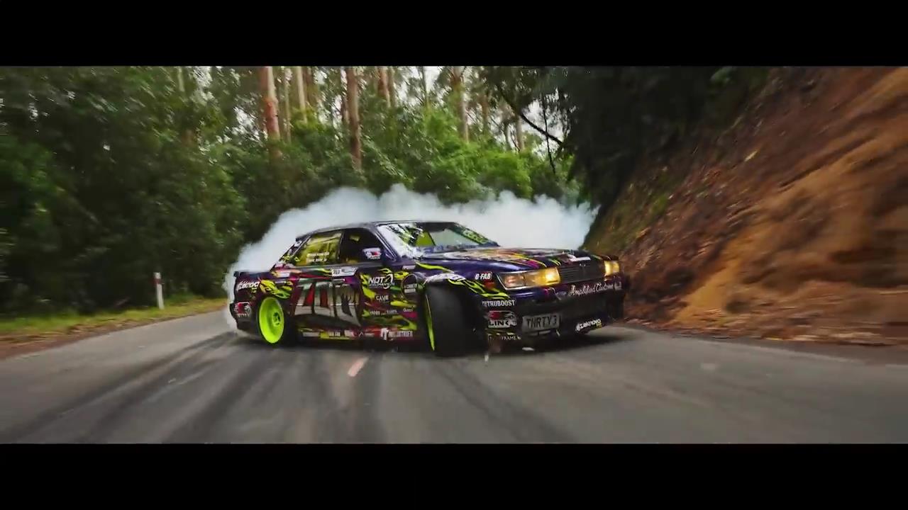 Drift Nissan C33 Laurel