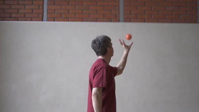 Упражнения с шариками, 1 мин