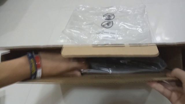 MORE GAMES TO COME! UNBOXING MY NEW LENOVO IDEAPAD 320!