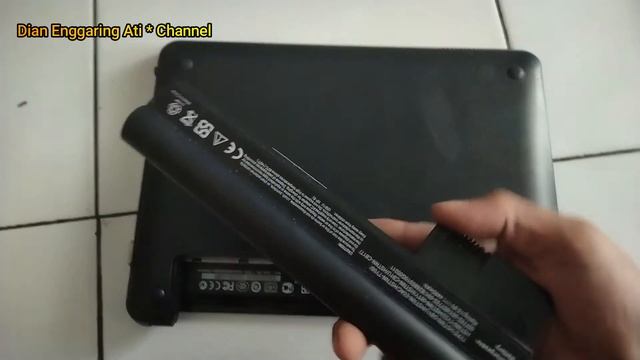 Cara Membuka Casing Laptop HP Mini