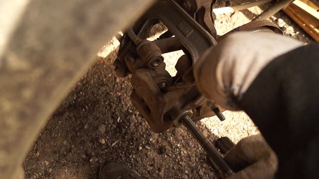 Замена тормозных колодок и дисков