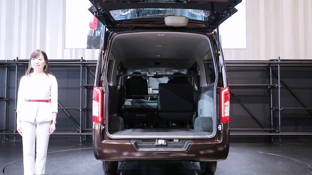 Nissan NV350 Caravan Premium GX : Brown