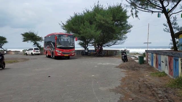 BUS MEDIUM MITSUBISHI CANTER FE 84 GBC 136 PS Karoseri KAS 2012 || Body Lebar Tampil Menawan