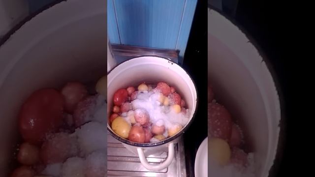 Лайфак соль, как быстро почистить картофель