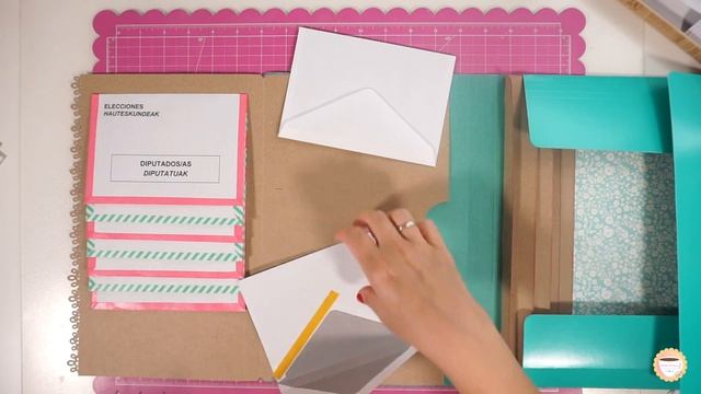 Tutorial Scrapbooking (parte 2): Album Veraniego. Tutorial Desplegable En Cascada. Portfolio.