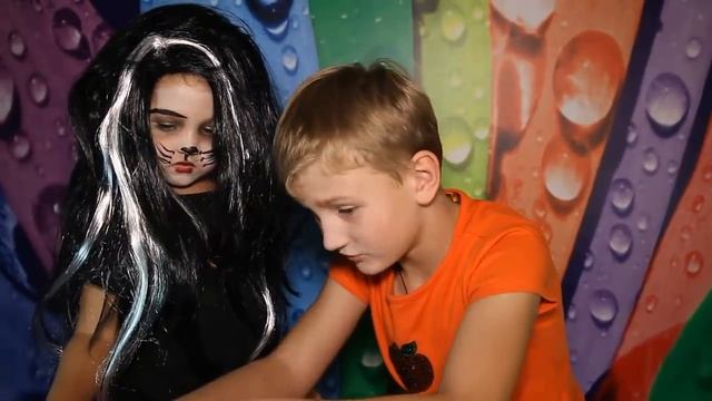 Макияж на Хэллоуин. Делаем грим к Хэллоуину // Makeup For Halloween. Halloween DIY