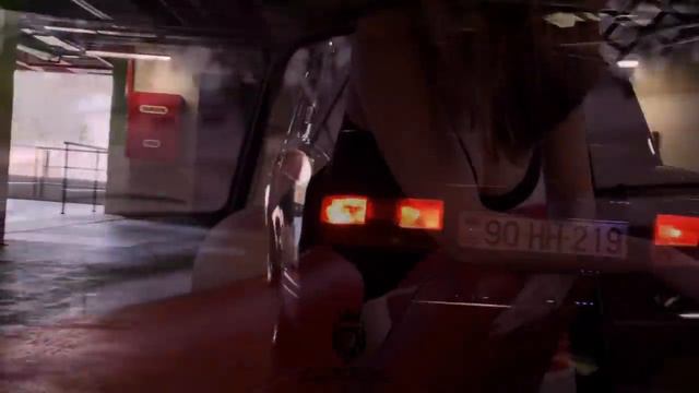 Красные Розы, В Стеклянной Вазе.