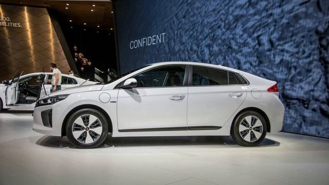 1 Car With 3 Epic Options - 2017 Hyundai Ioniq Reviews