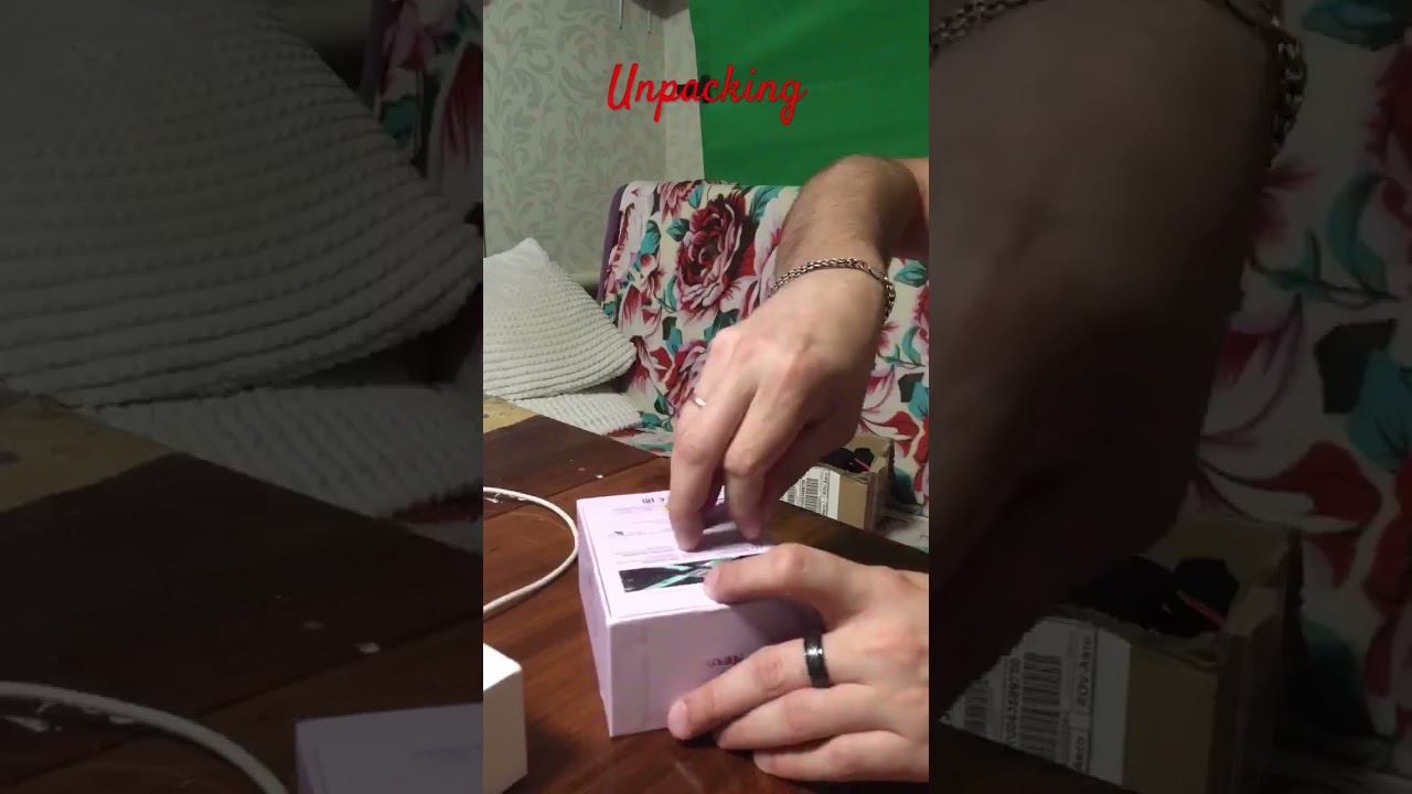 Unpacking GaN Charger 65 Watt Ugreen Purple.