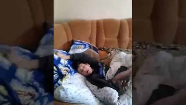 Самый лучший способ разбудить человека