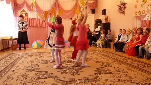 Танец с колосками. Спасибо осени за хлеб.