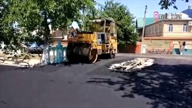 Архив 2018г. Укладка асфальта перед Центральной Мечетью с.Кокрек