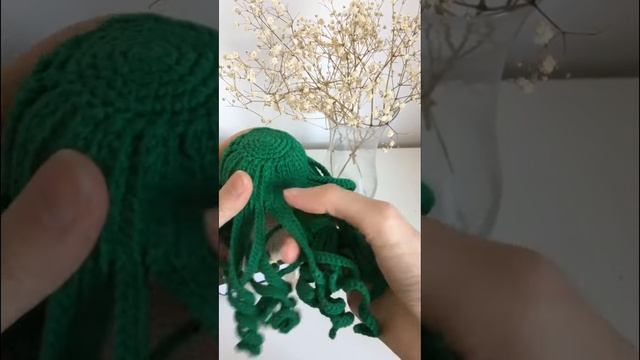 Как я пришиваю волосы вязаной кукле. Моя новая вязаная каркасная кукла-амигуруми.