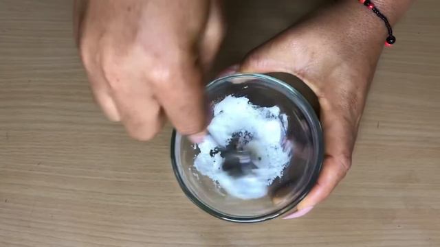 Turn Dirty Yellow Teeth To White In Just 3 Minutes