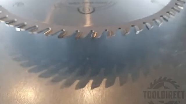 Диск пильный с пропилом ультратонкой формы для пил ручных циркулярного типа