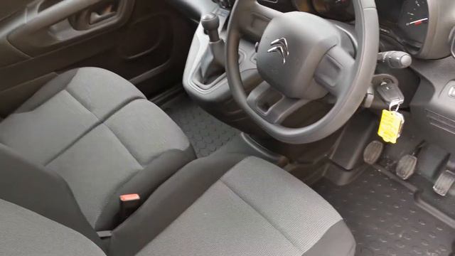 211WX1688 - 2021 Citroen Berlingo LX 1.5 BLUEHDI 75 SampS 13,950