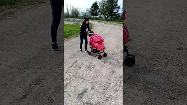 Обзор коляски Babyhit Simpy

Самая лёгкая из бюджетных колясок прогулок тест драйв