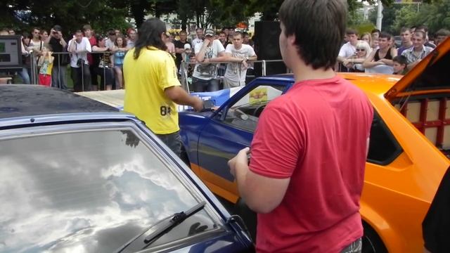 АЗЛК 2141 vs ВАЗ 2114 25.06.2011