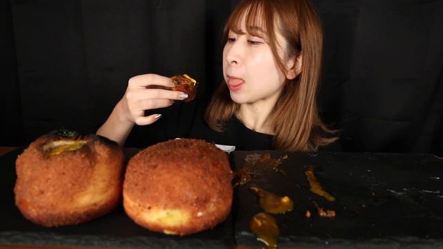 ASMR 手作りおデブカレーパンとシチューパン【日本語字幕/咀嚼音/飯テロ】
