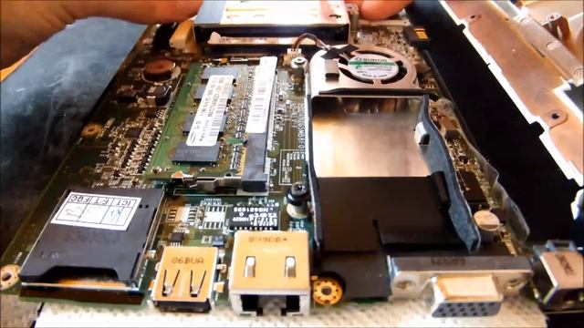 Acer Aspire One ZG5 Zerlegen Und Reinigen