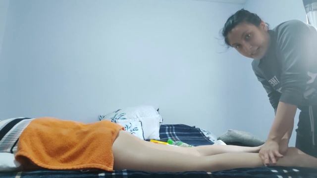 Masaje en miembros inferiores pie y glúteo