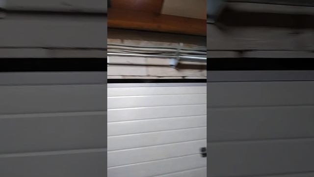 На что обращать внимание когда выбираешь секционные ворота: секрет открыт - все одинаково!