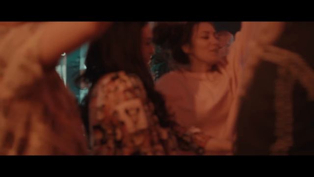 NIKOLAS SAX Si WHAT'S UP - Dansau Fericiti [video Oficial]