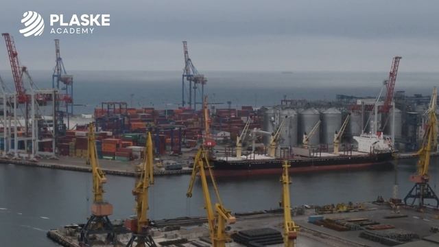 Одесский морской порт. Евротерминал Одесса внутри