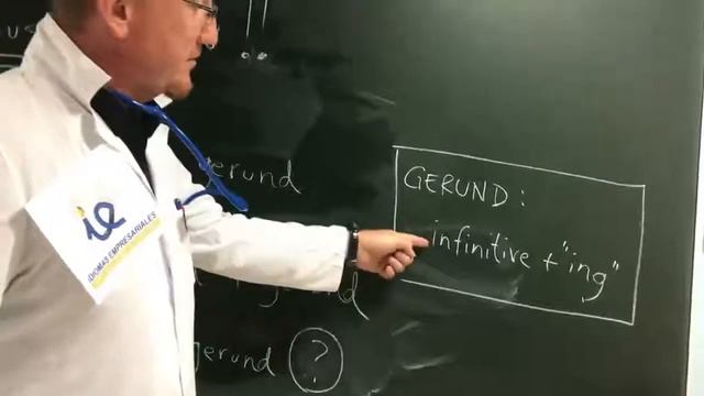 LECCIÓN 12 - Present Continuous: Now!!