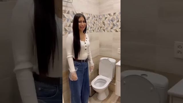 ЧТО ДЕЛАТЬ ЕСЛИ ВЫ УРОНИЛИ ТЕЛЕФОН В УНИТАЗ?